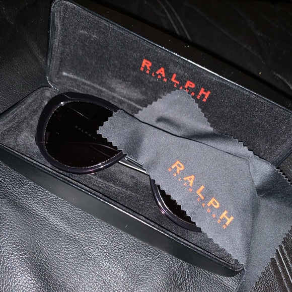 Ralph Lauren Polarized Cat eye sunglasses - Picture 3 of 8